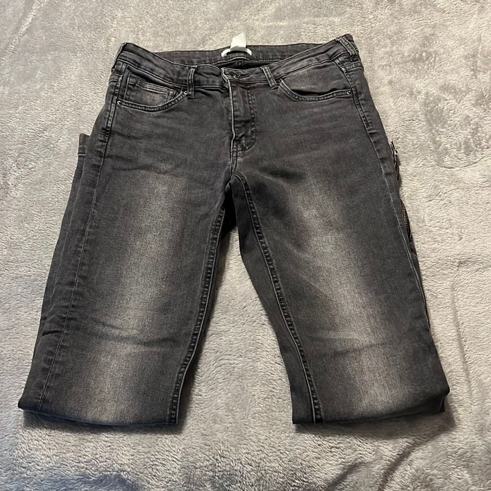 H & M Black Jeans. Side 29
